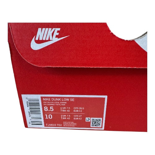 Nike Dunk Low SE Mica Green size 8.5/10
