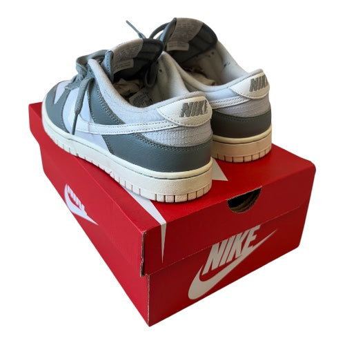 Nike Dunk Low SE Mica Green size 8.5/10