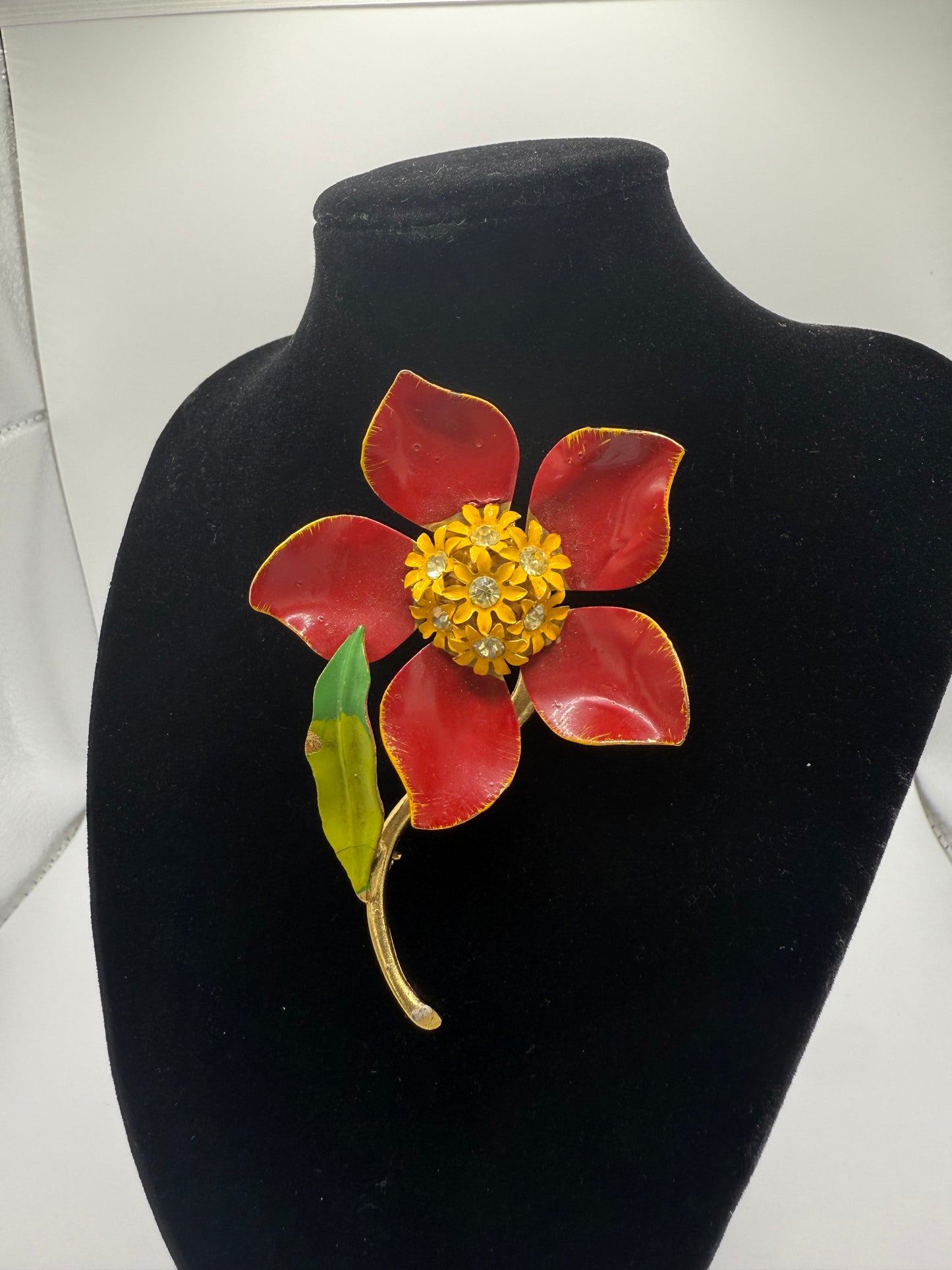 Vintage 60s Enamel Flower Pin