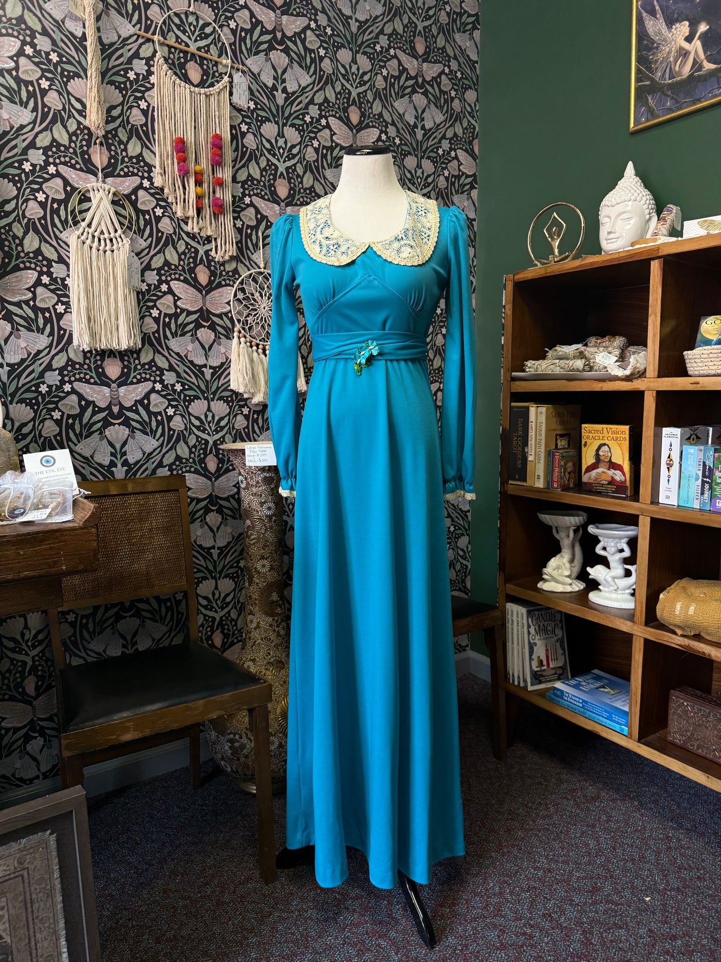 Vintage 60s/70s Lace Collar Dress
