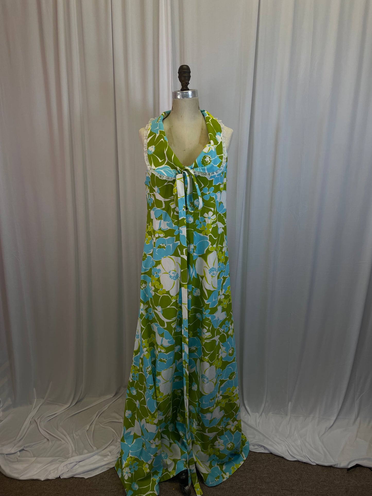 Tropical 1960s Long Sleeveless Floral Dress, size m/l