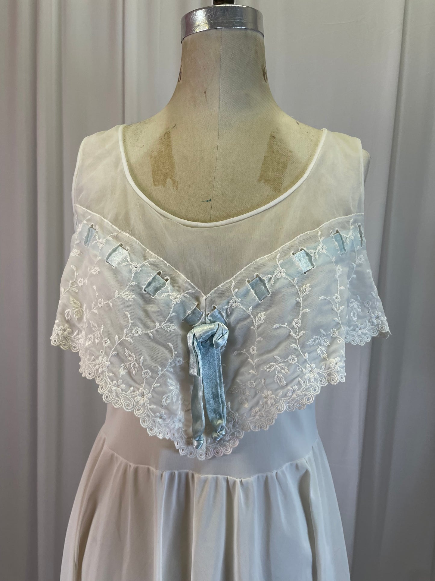 Vintage 60s/70s A-line Nightie
