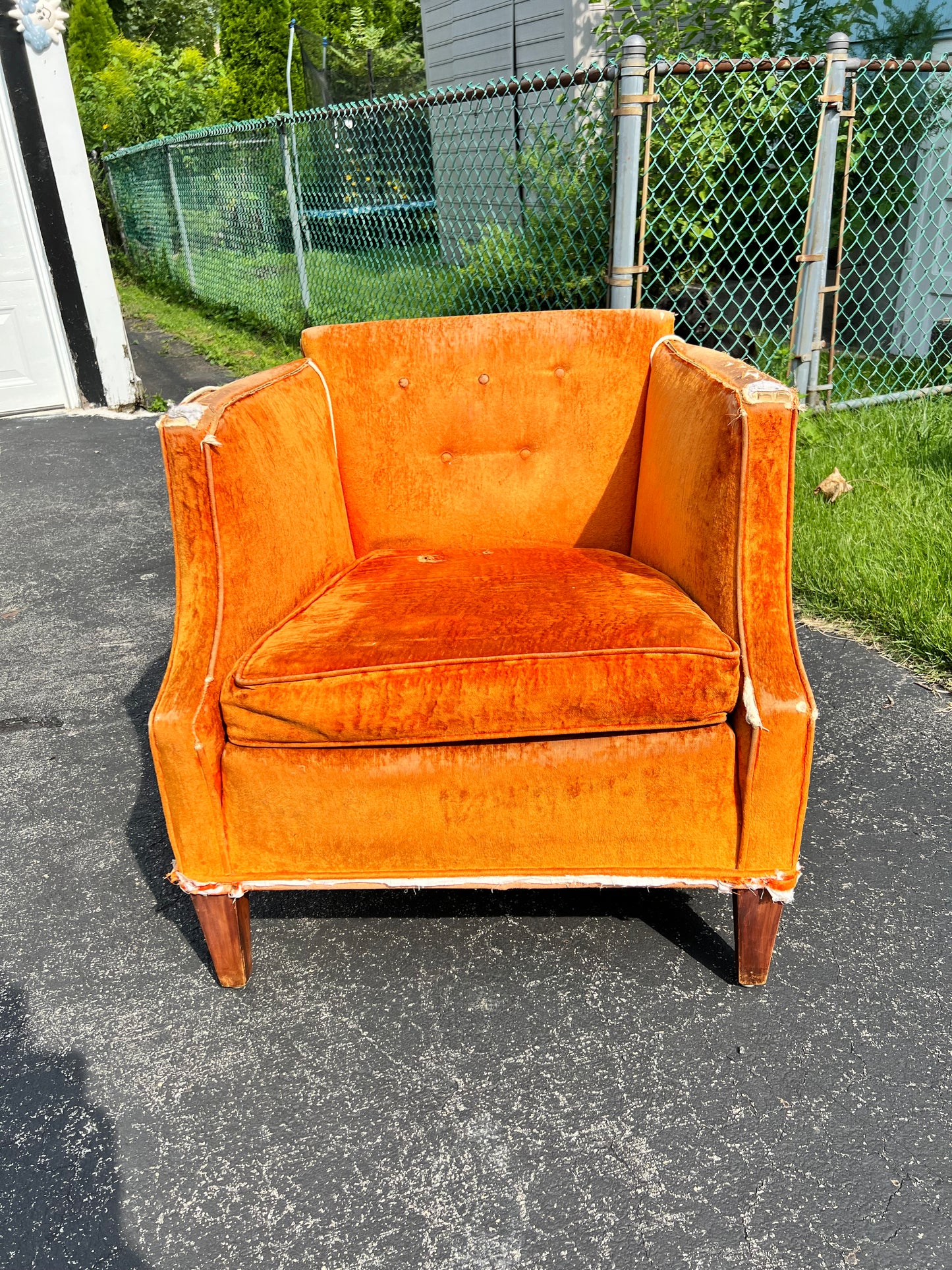 ✨ Vintage Reupholstered Mid-Century Chair ✨