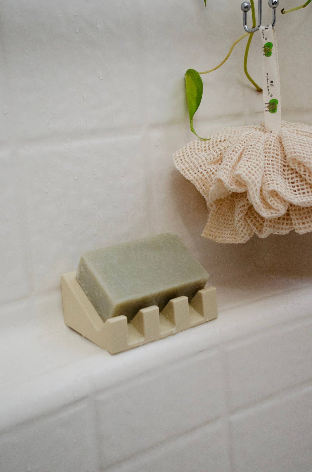 Earth-Friendly Silicone Draining Soap Dish - Zero Waste, No Plastic Packaging