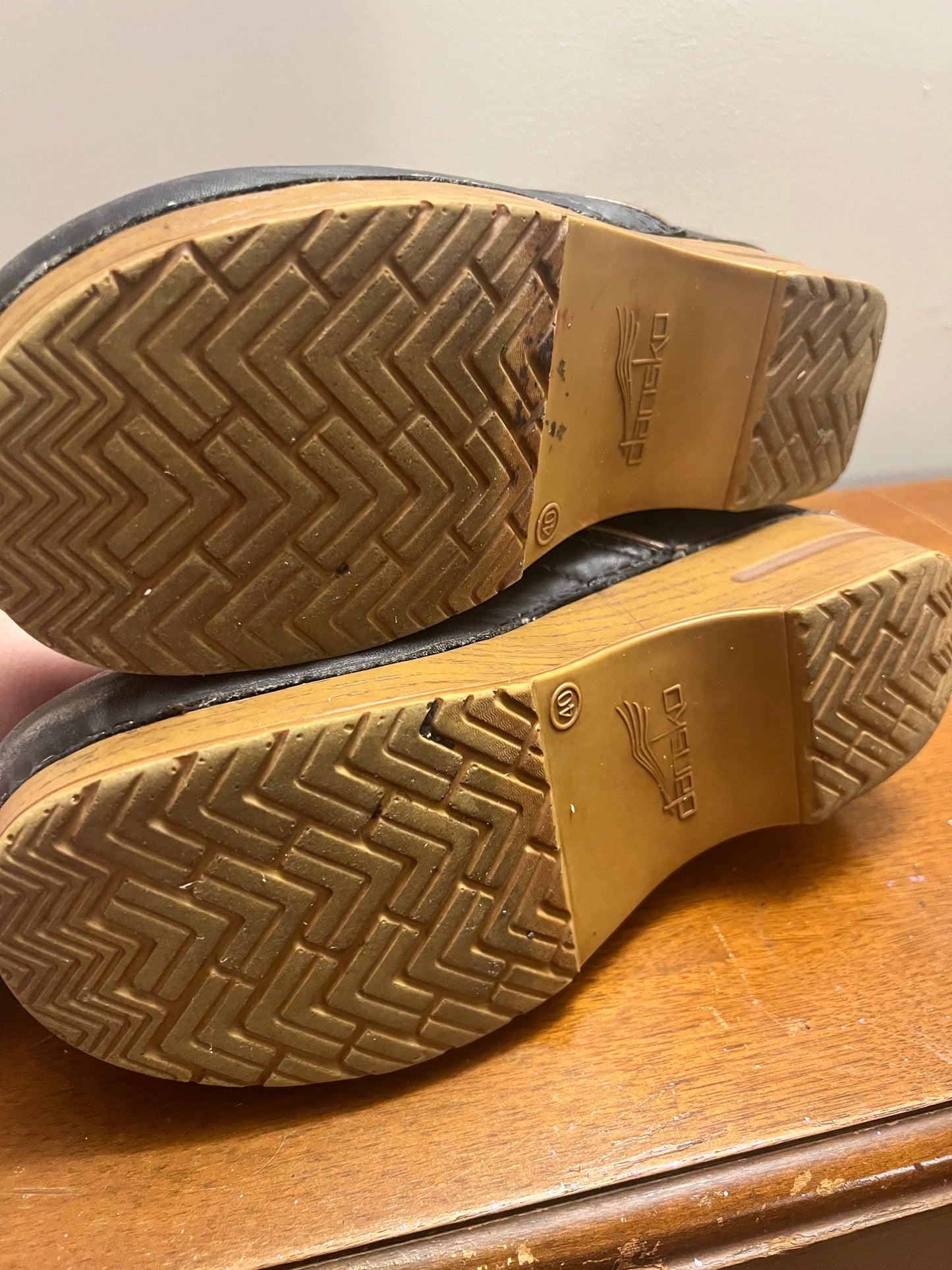 Dansko Clogs, Gray/Brown, size 40
