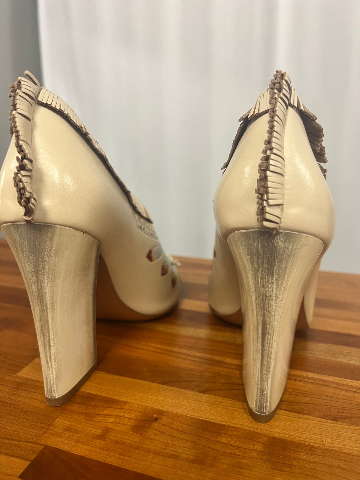 Tory Burch Feather Yuma Heels size 7.5