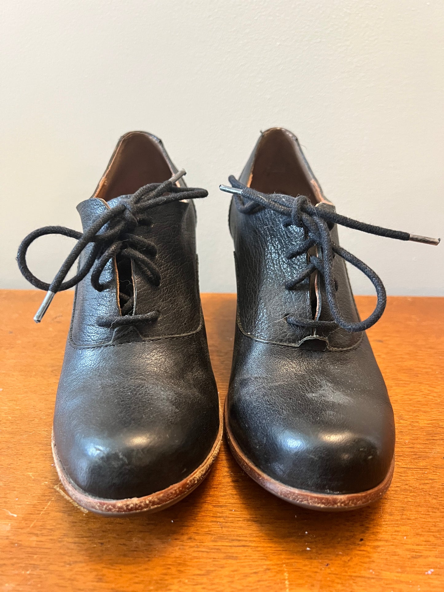 Kork-Ease Block Heel Lace-Up Shoes - size 7