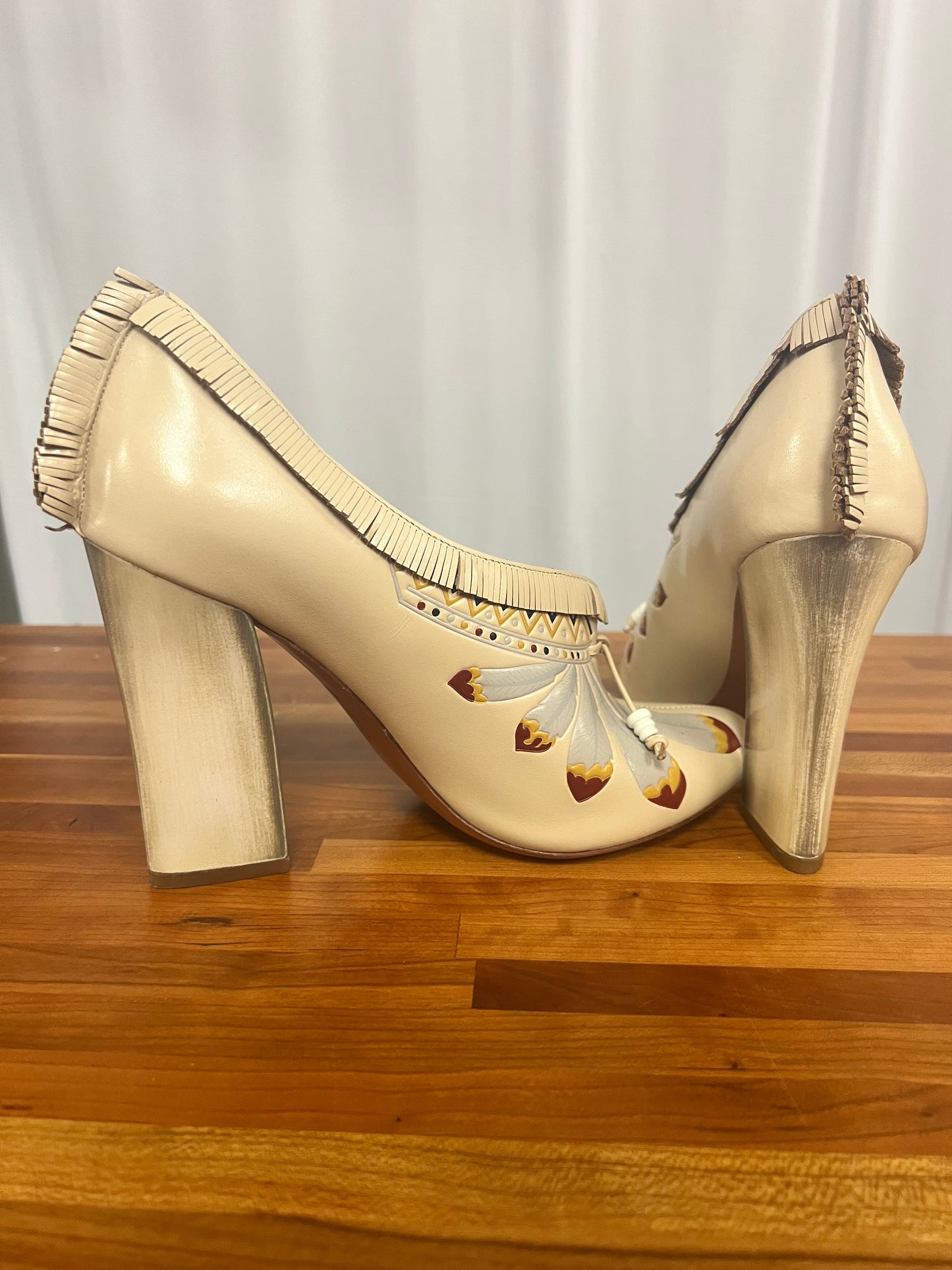 Tory Burch Feather Yuma Heels size 7.5