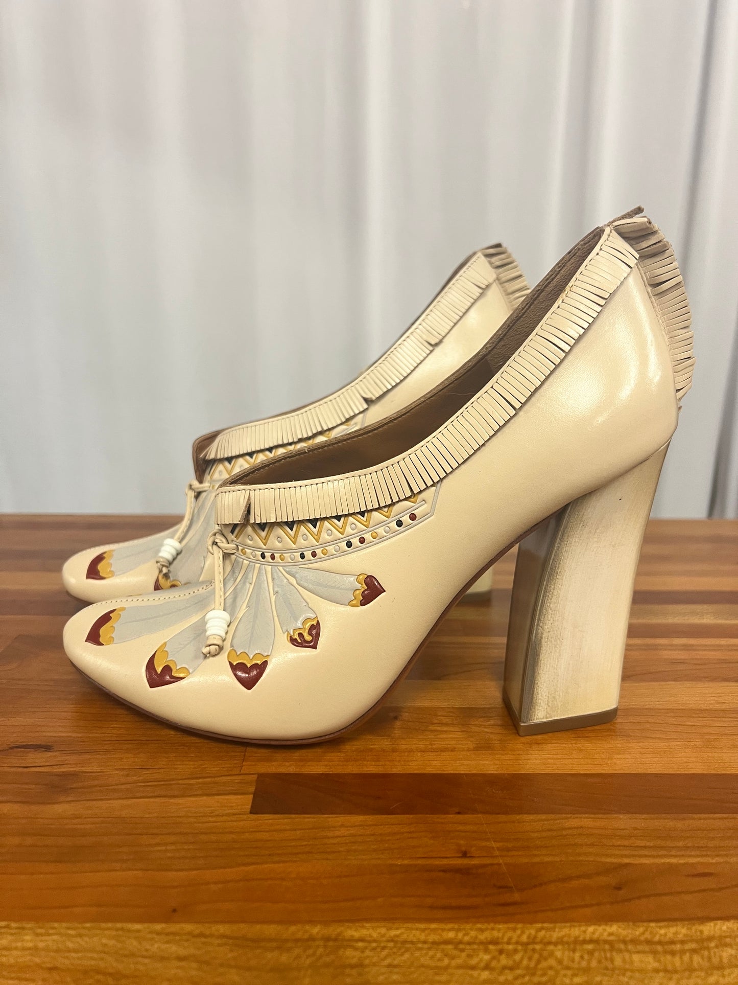 Tory Burch Feather Yuma Heels size 7.5