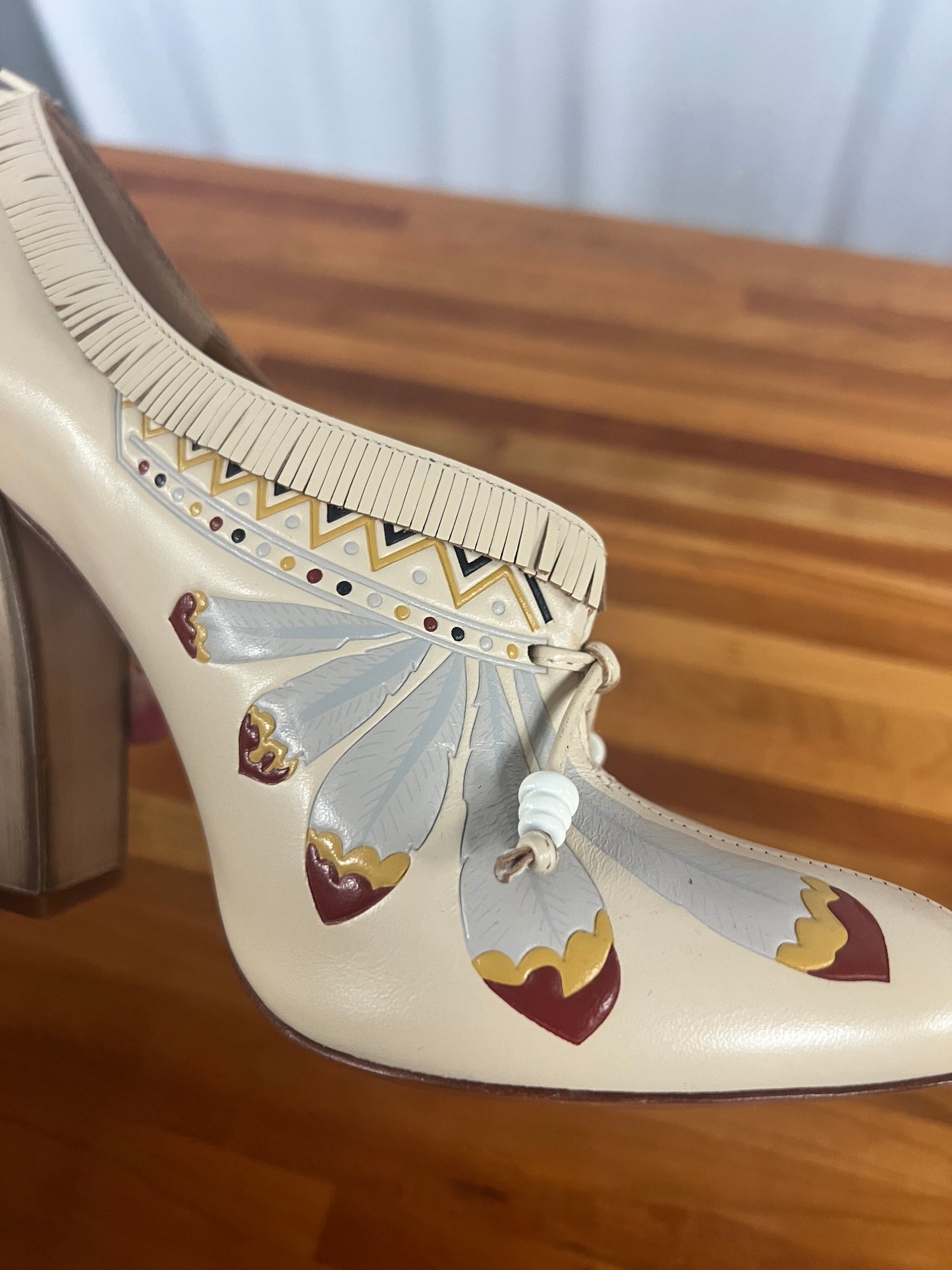 Tory Burch Feather Yuma Heels size 7.5
