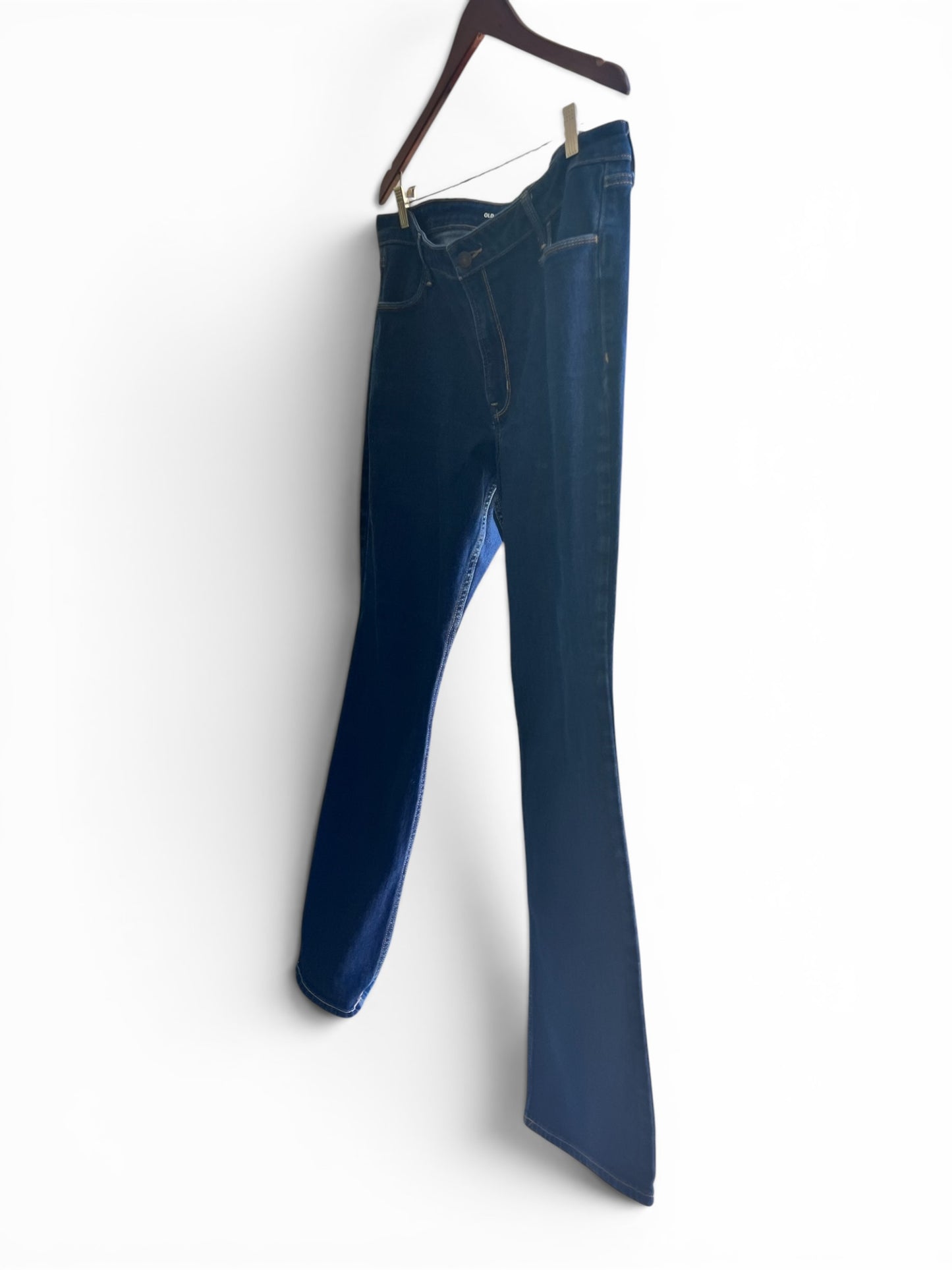 Old Navy WOW Boot-Cut Mid-Rise Blue Jeans, size 16s