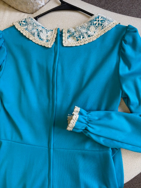 Vintage 60s/70s Lace Collar Dress