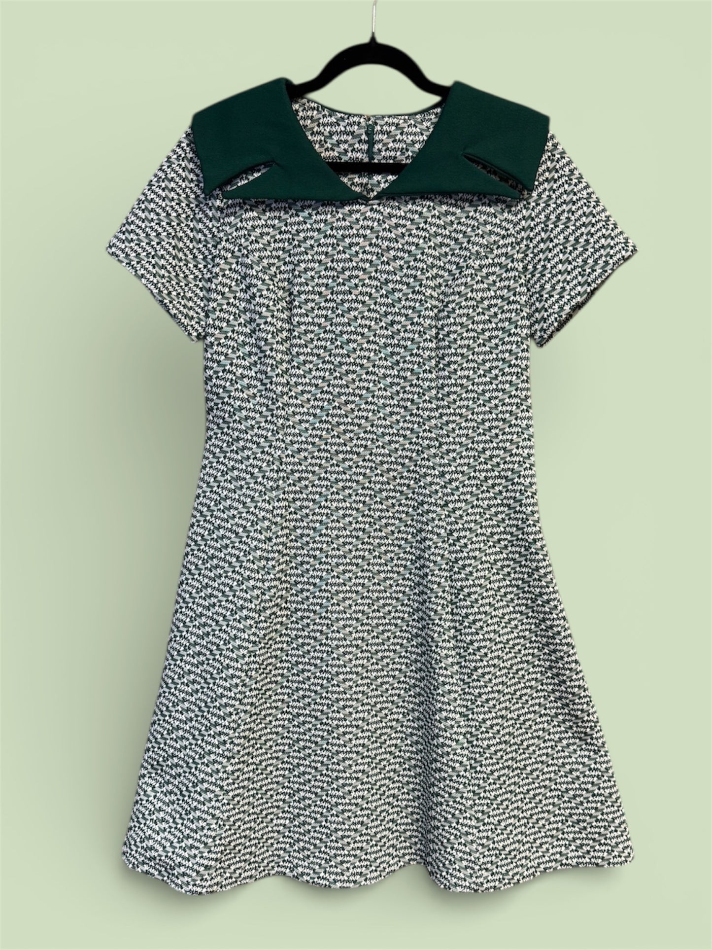 1970s Green and White Mini Dress With Oversized Collar, size m