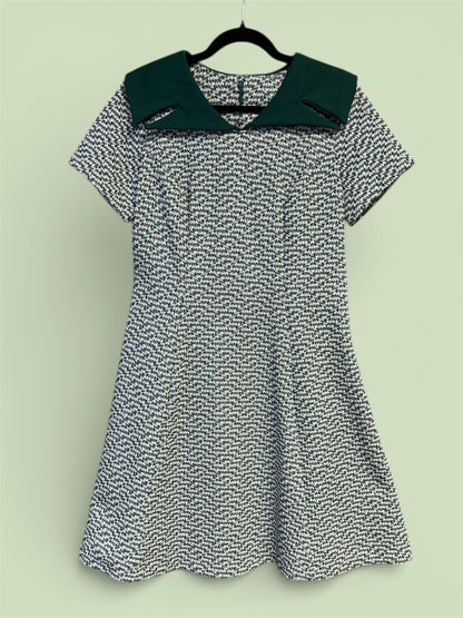 1970s Green and White Mini Dress With Oversized Collar, size m