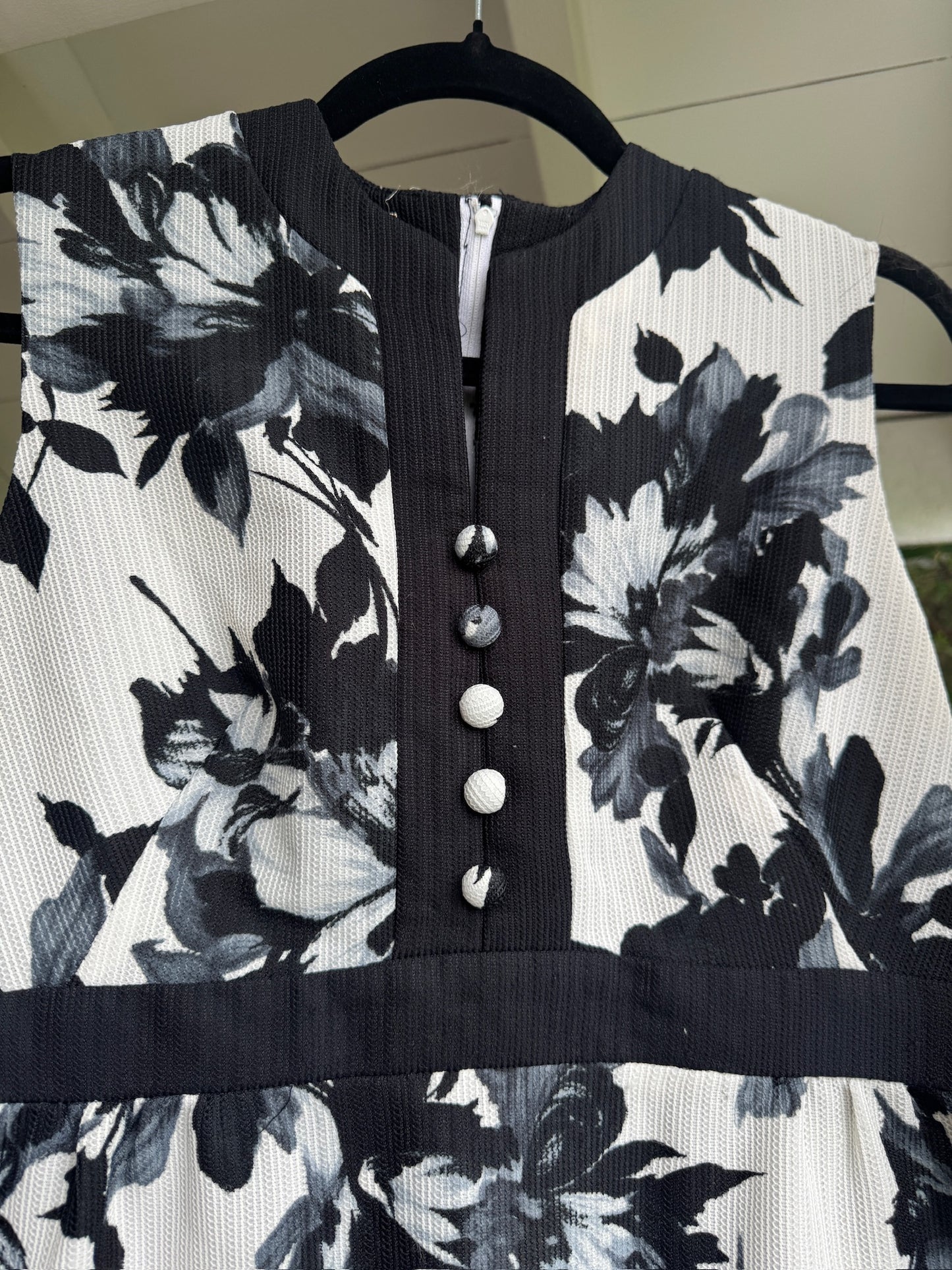 Vintage Carol & Mary | Haruko Hawaii | Black & White Floral Dress 60s, Size S