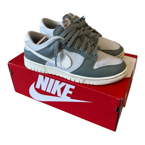 Nike Dunk Low SE Mica Green size 8.5/10