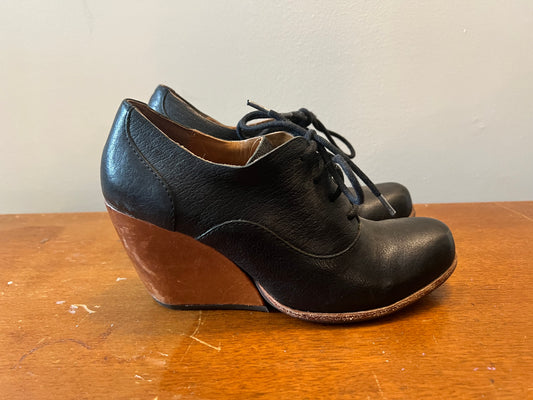 Kork-Ease Block Heel Lace-Up Shoes - size 7
