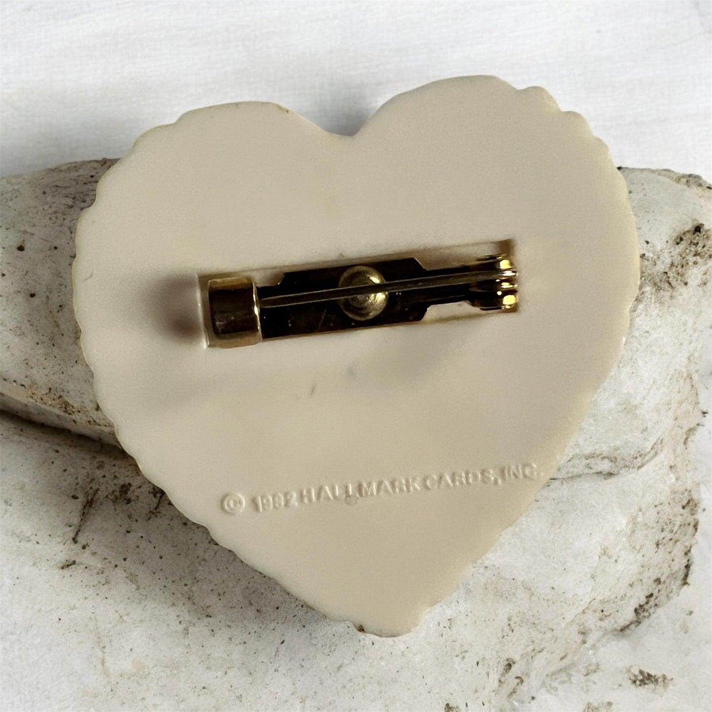 Vintage Kissing Cupid Valentine’s Day Pin/Brooch