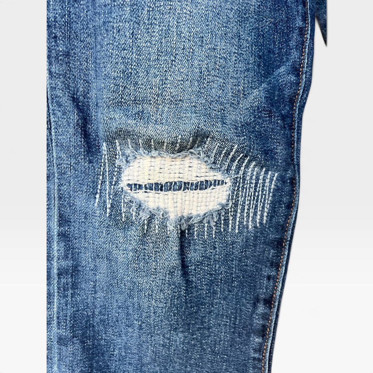 Loft Jeans, Artistically Mended Knee, Skinny With Ankle Vents, Size 27/4