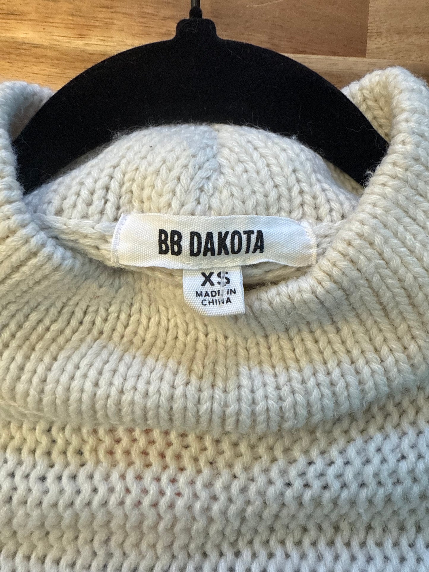 BB Dakota White Fringe Sweater, size xs