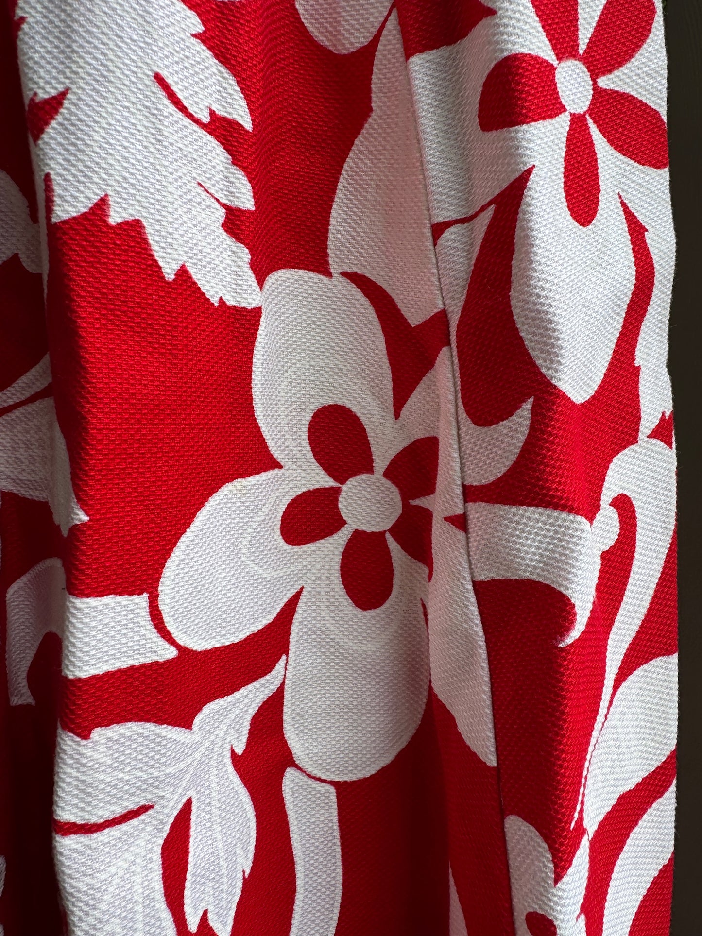 Vintage Tropical Red & White Floral 1960’s Hawaiian Dress, size xs/s