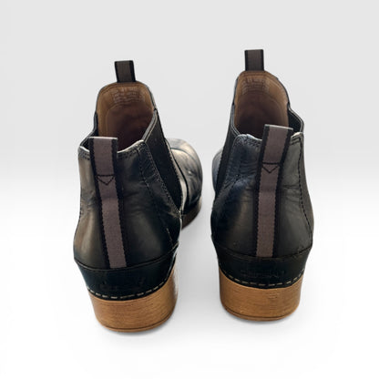 Dansko Clog Boots, Black Leather, size 41 (10)