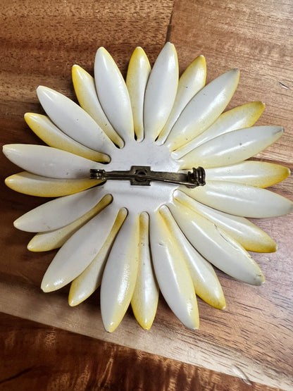 Yellow 60’s Enamel Retro Daisy Pin
