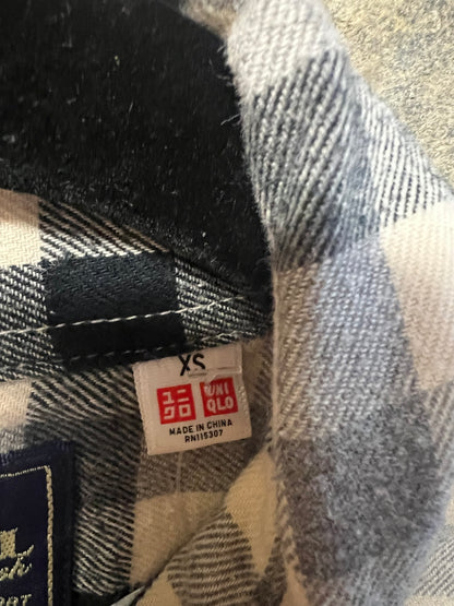 Uniqlo Black & White Plaid Flannel Button Down Shirt, size xs