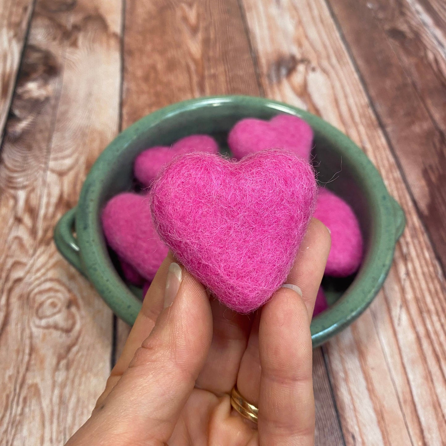 Felt Hearts Loose Pink