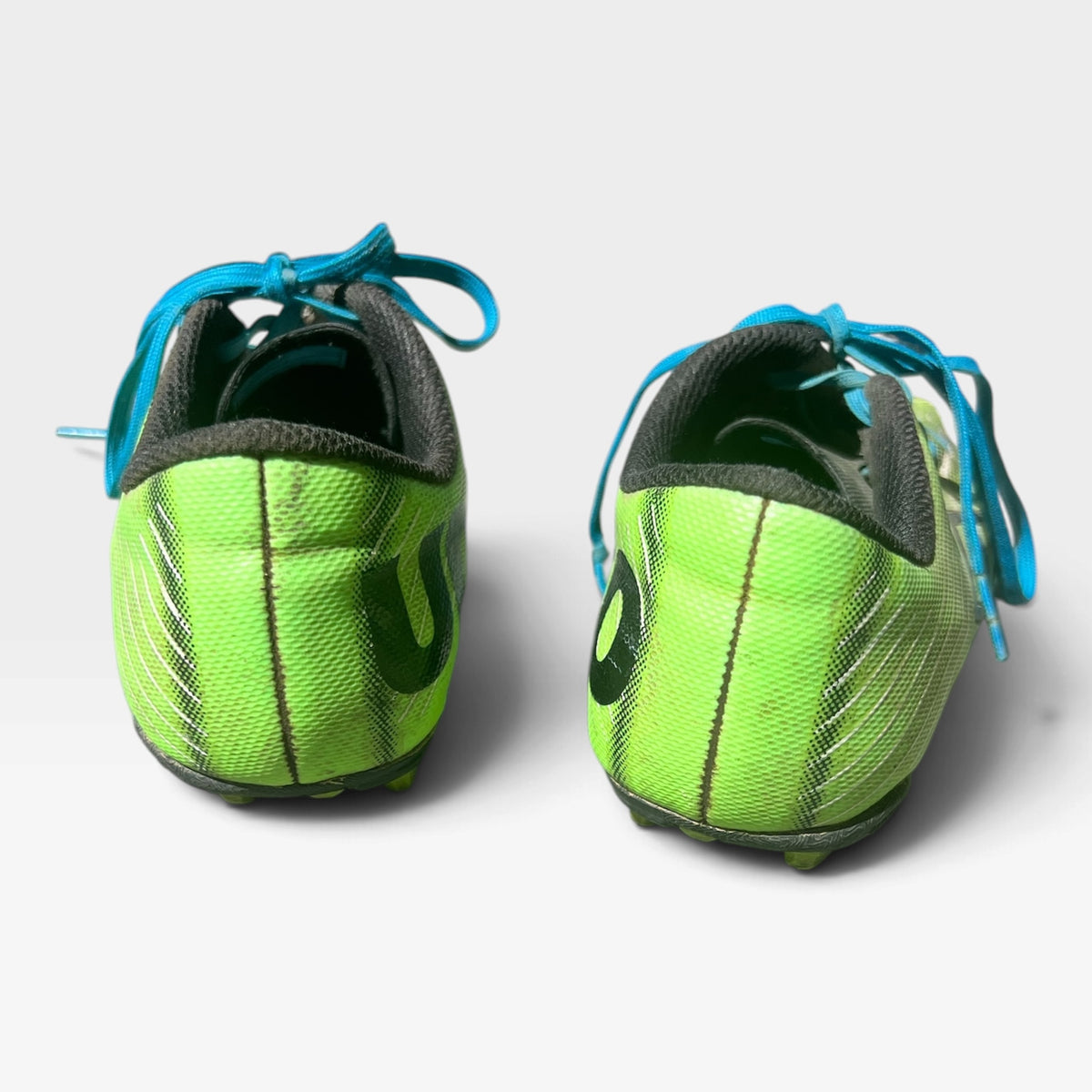 Umbro Kids Soccer Cleats, Bright Green, Pre-Owned, Size 1.5