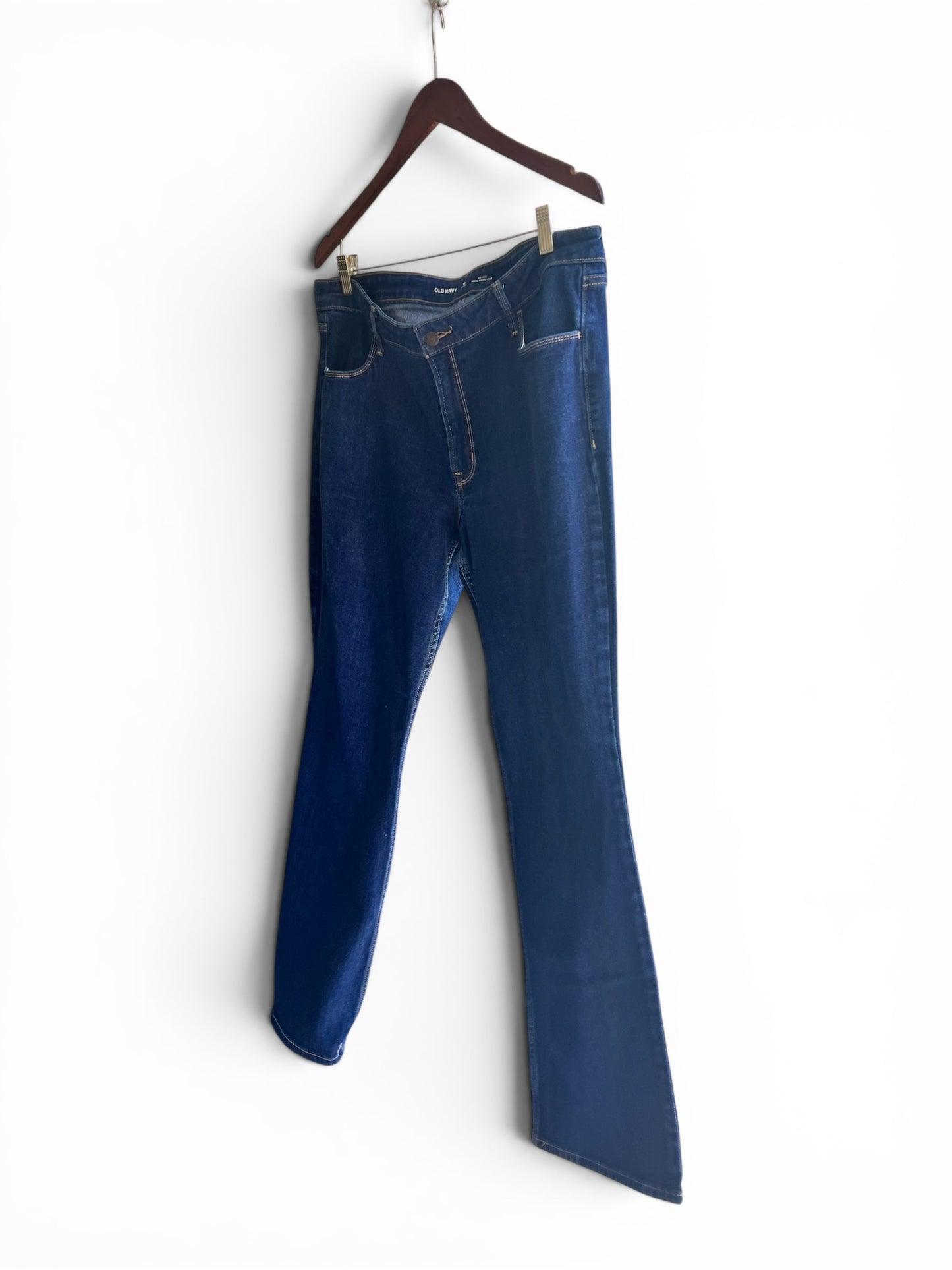 Old Navy WOW Boot-Cut Mid-Rise Blue Jeans, size 16s