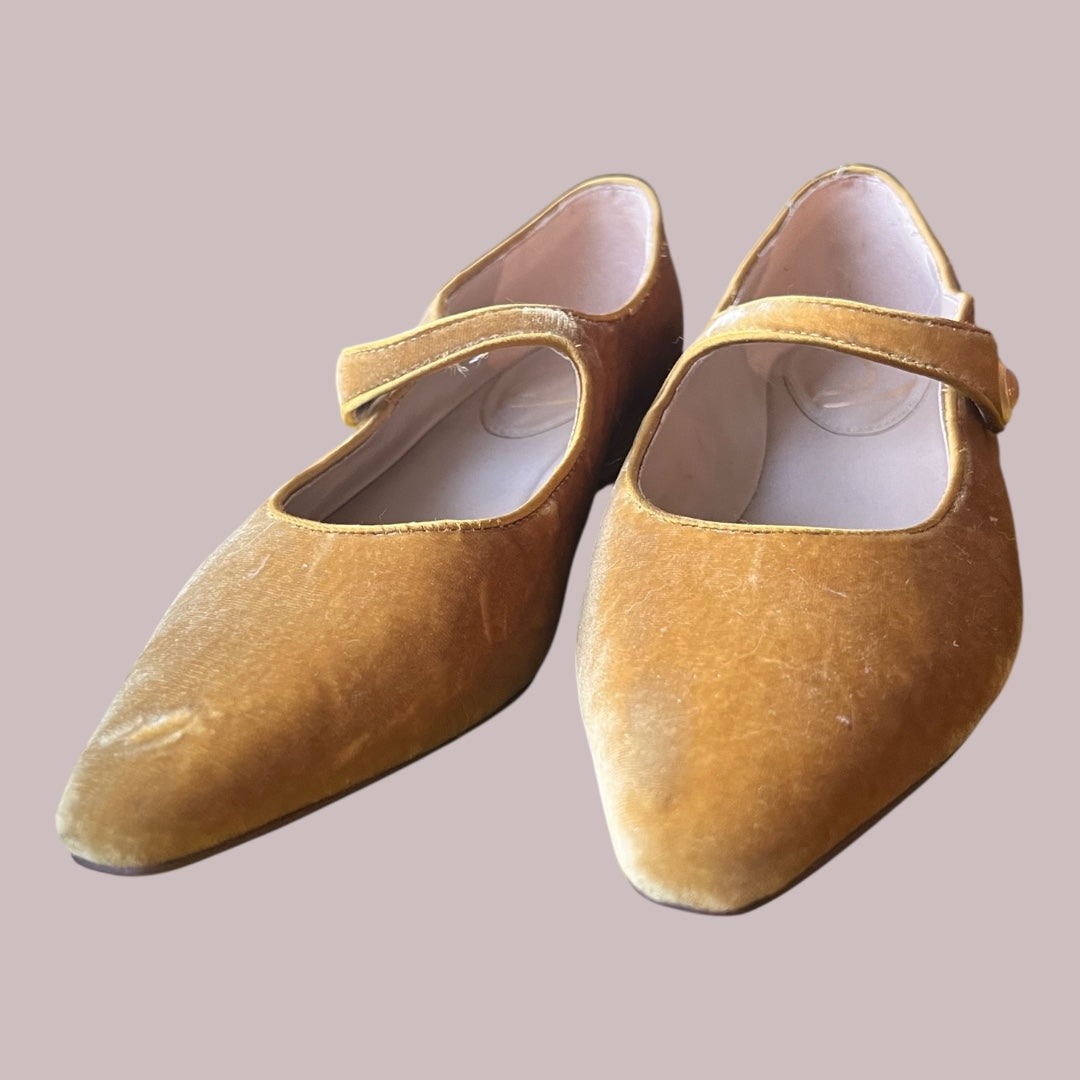 Sam Edelman Velvet Flats size 6