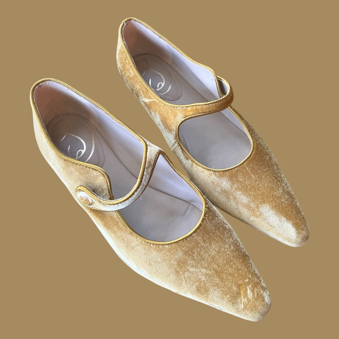 Sam Edelman Velvet Flats size 6