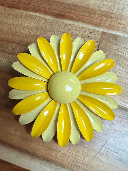 Yellow 60’s Enamel Retro Daisy Pin