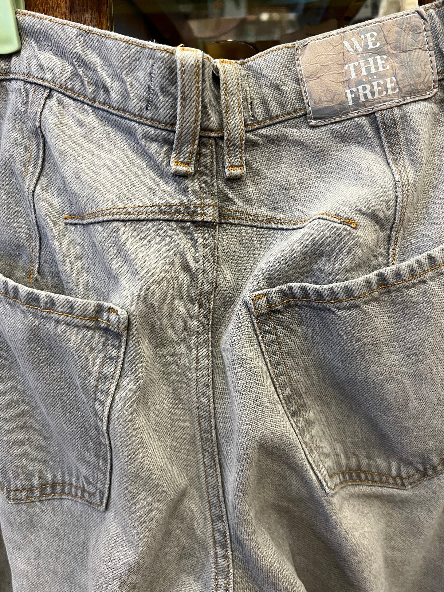 We The Free Gray Barrel Leg Jeans size 27