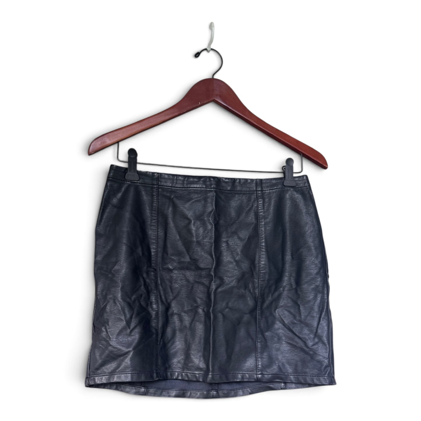Forever 21 Faux Leather | Vegan Leather | Black Mini Skirt, Size Large