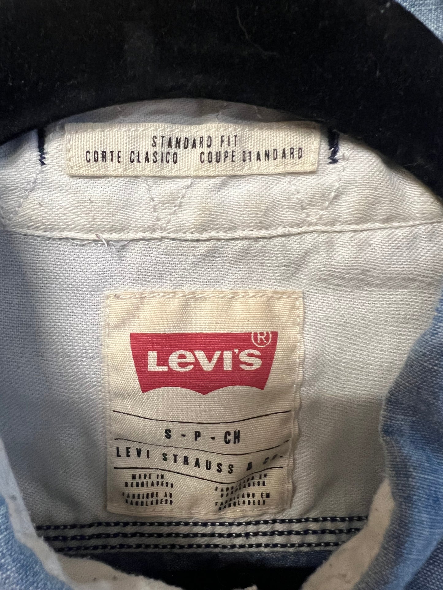 Levi’s Denim Button Down Shirt, size s