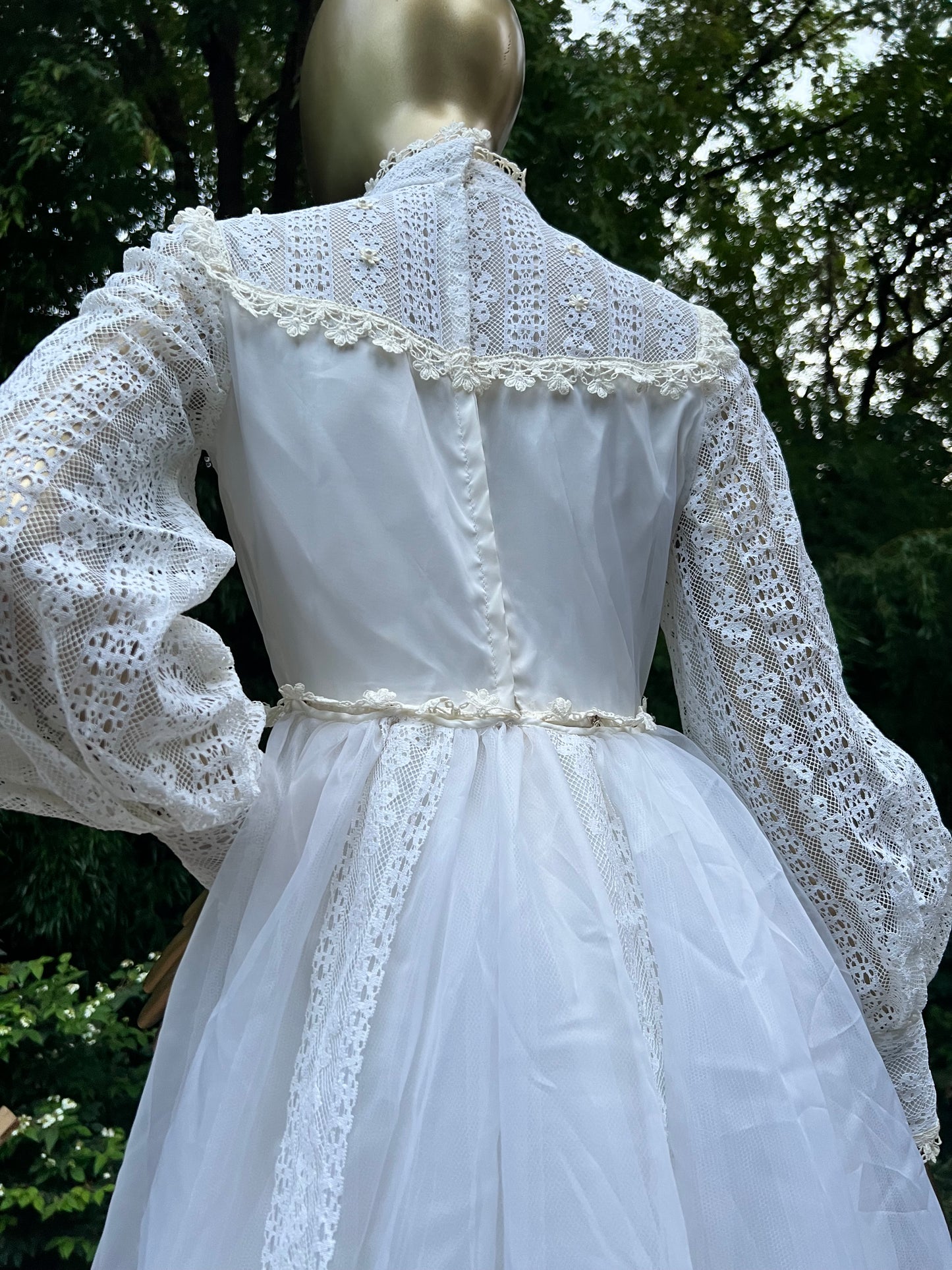 Vintage 70s Wedding Dress, Prairie-style, lace, with train, size s