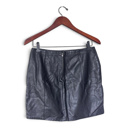 Forever 21 Faux Leather | Vegan Leather | Black Mini Skirt, Size Large