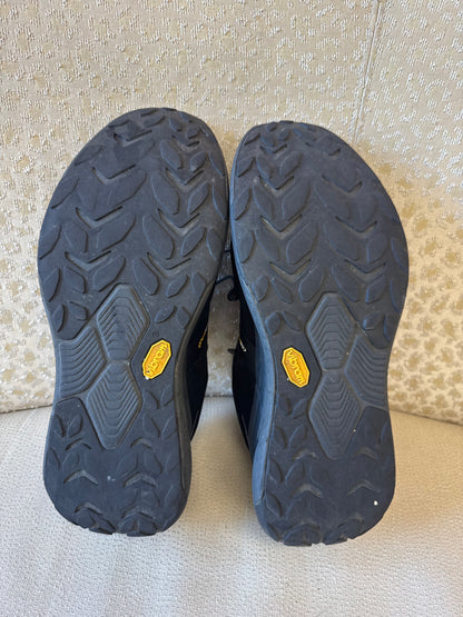 Black Hokas, Men’s size 11