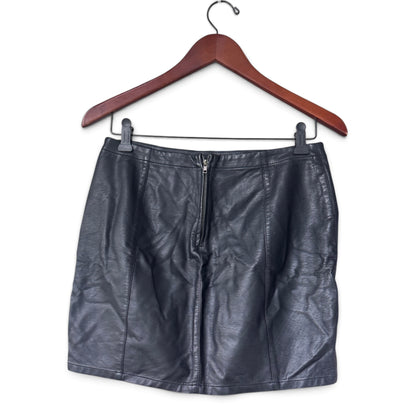 Forever 21 Faux Leather | Vegan Leather | Black Mini Skirt, Size Large