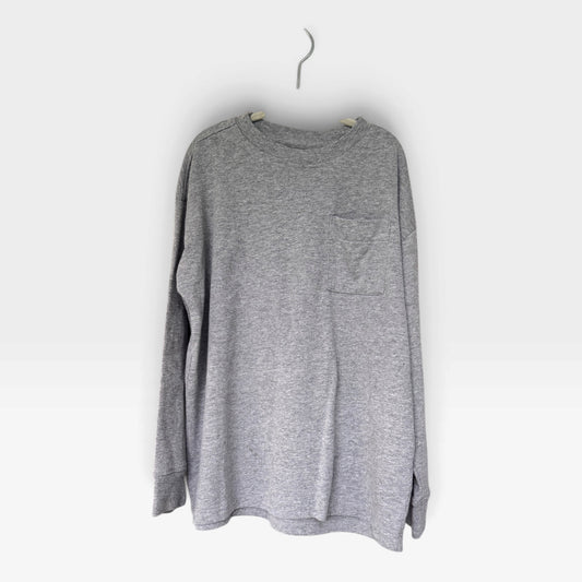 Old Navy Boy’s Gray Long Sleeved Oversized T-Shirt, Size Small (6 / 7)
