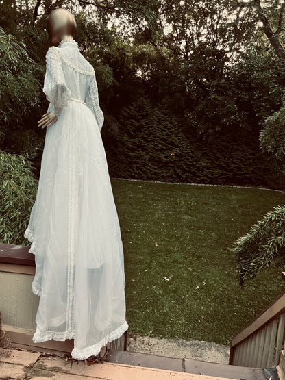 Vintage 70s Wedding Dress, Prairie-style, lace, with train, size s