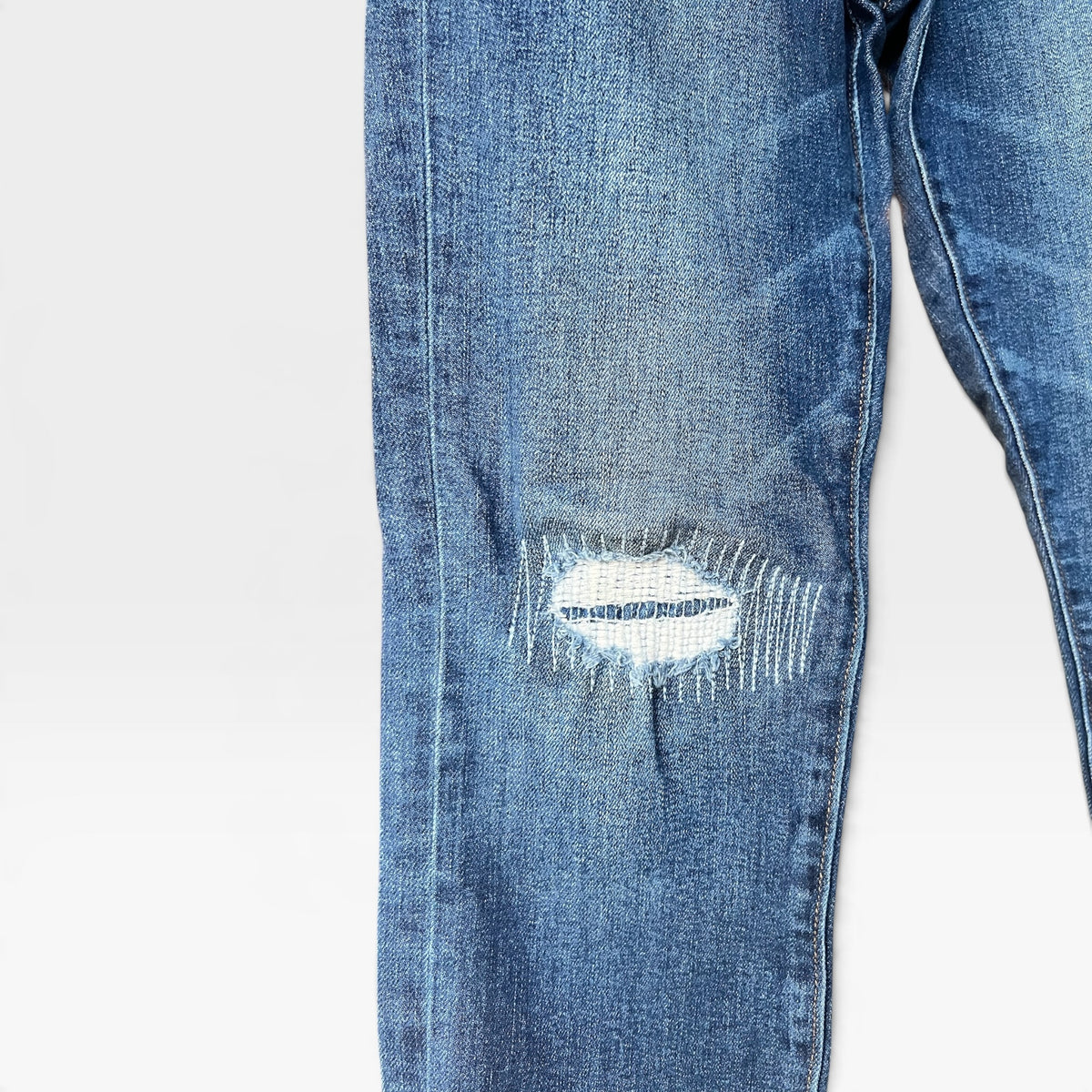 Loft Jeans, Artistically Mended Knee, Skinny With Ankle Vents, Size 27/4