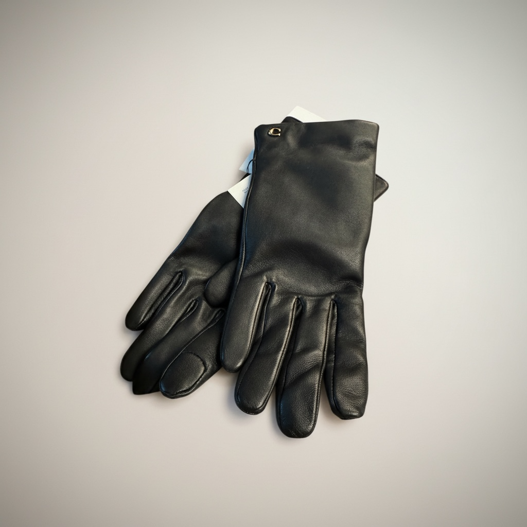 NWT Coach Black Leather Tech Gloves, size 7.5 (medium)